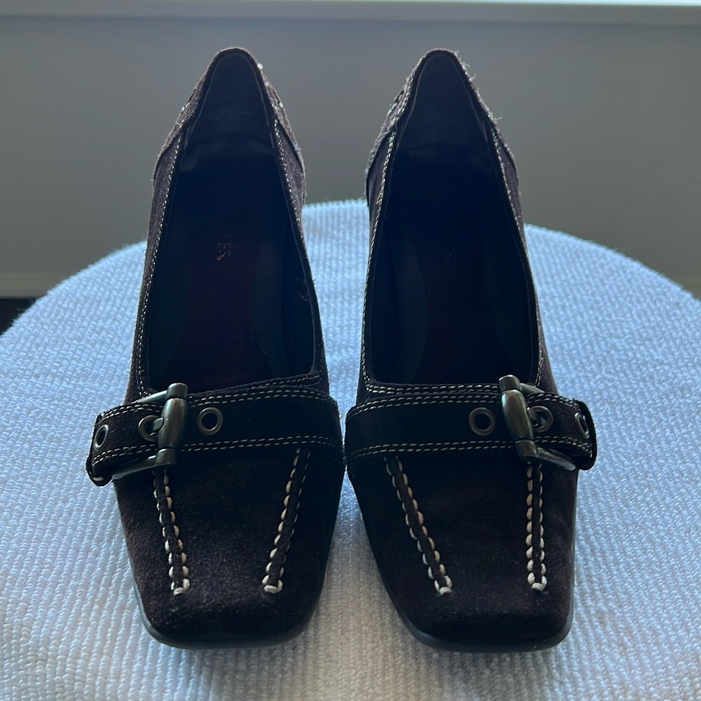 Aerosols Women’s Brown Faux Suede Square Toe Pump Women’s Side Buckle Size 7